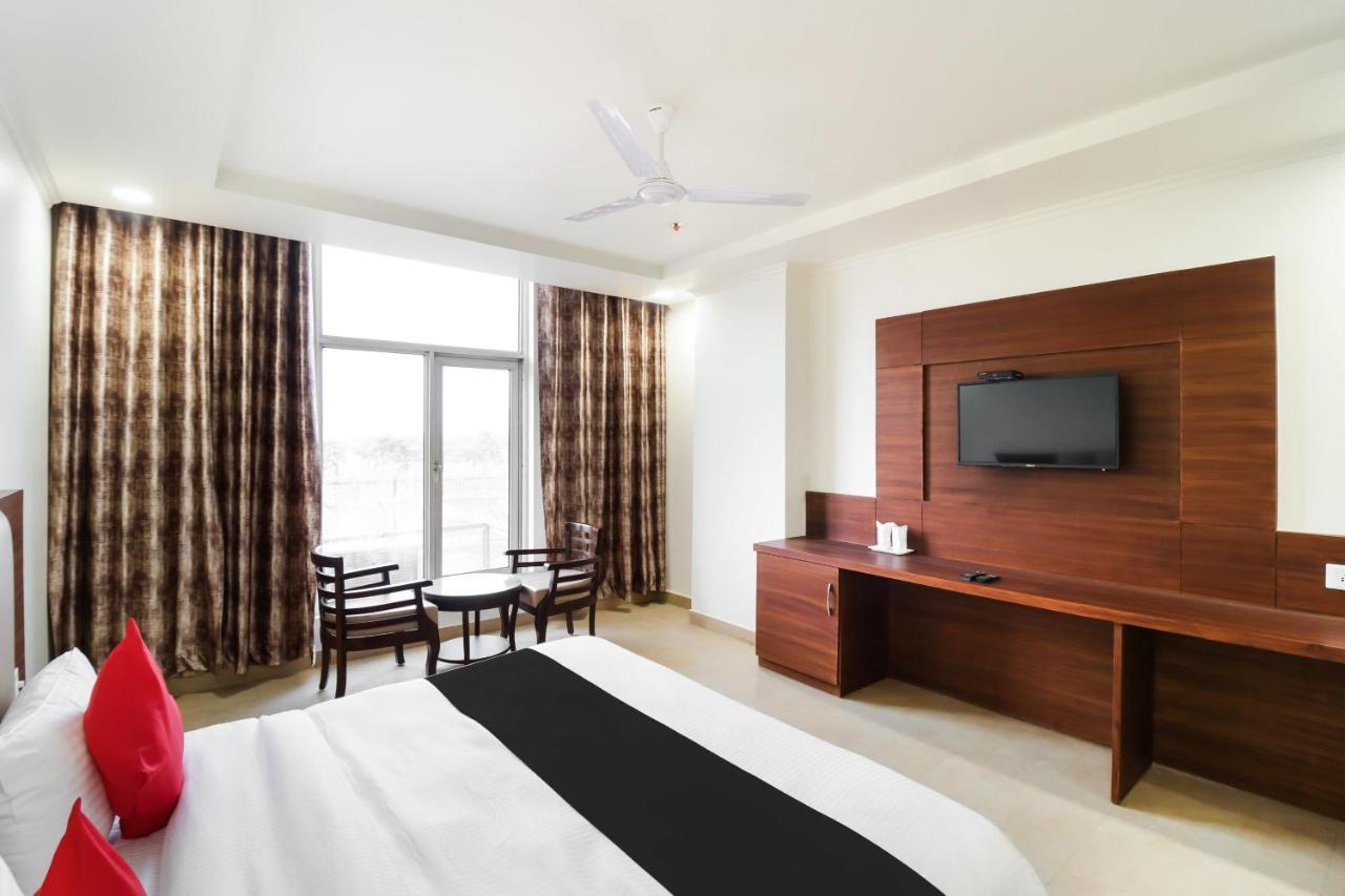 Hotel Grand 81 Faridabad Εξωτερικό φωτογραφία